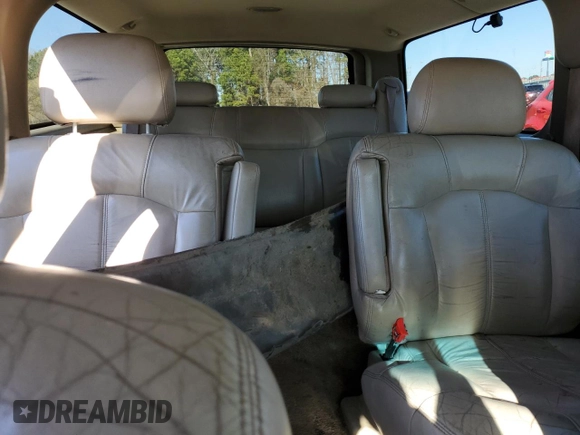 2001 Chevrolet Suburban LS with VIN 3GNFK16T31G177271, listed as a Copart auction lot 89349205 with 404,627 mi miles and Salvage Title. Bid and sale history available at carsss.com. Image 10.