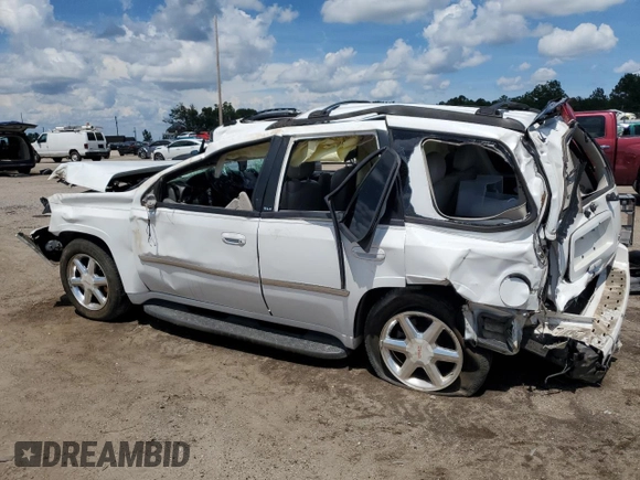 2008 GMC Envoy SLE2 with VIN 1GKDS13S382172154, listed as a Copart auction lot 61026404 with 166,182 mi miles and Salvage Title. Bid and sale history available at carsss.com. Image 2.