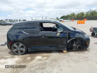 2017 BMW i3 z VIN WBY1Z8C5XHV889564, wystawiony jako IAAI lot #42239516 z przebiegiem 54 400 mil mil oraz . Historia ofert i sprzedaży dostępna na DreamBid. Obrazek 14.