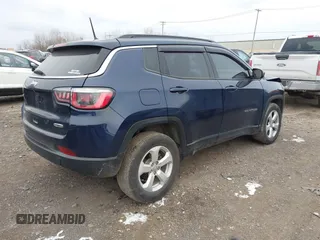 2018 Jeep Compass Latitude with VIN 3C4NJDBBXJT467634, listed as a IAAI auction lot 41305065 with 73,573 mi miles. Bid and sale history available at carsss.com. Image 4.