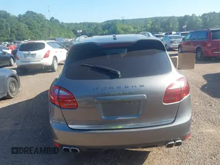 2012 Porsche Cayenne Turbo z VIN WP1AC2A29CLA81105, wystawiony jako IAAI lot #42618593 z przebiegiem 173 873 mil mil oraz . Historia ofert i sprzedaży dostępna na DreamBid. Obrazek 17.