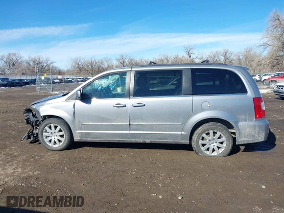 2014 Chrysler Town & Country Touring with VIN 2C4RC1BG8ER208400, listed as a IAAI auction lot 41611970 with 105,589 mi miles. Bid and sale history available at carsss.com. Image 14.