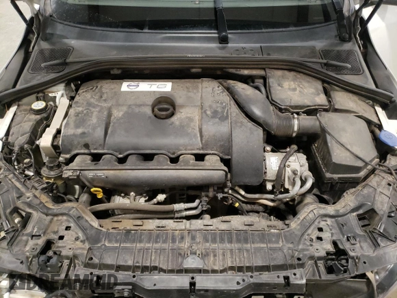 2015 Volvo S60 T6 R-Design Platinum with VIN YV1902TS3F1335329, listed as a Copart auction lot 81512184 with 103,129 mi miles and Salvage Title. Bid and sale history available at carsss.com. Image 13.