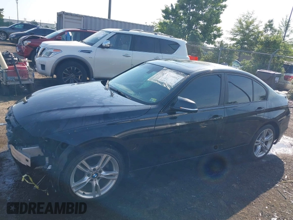 2013 BMW 3 Series 328i xDrive z VIN WBA3B5G57DNS05892, wystawiony jako IAAI lot #42560892 z przebiegiem 141 676 mil mil oraz . Historia ofert i sprzedaży dostępna na DreamBid. Obrazek 15.