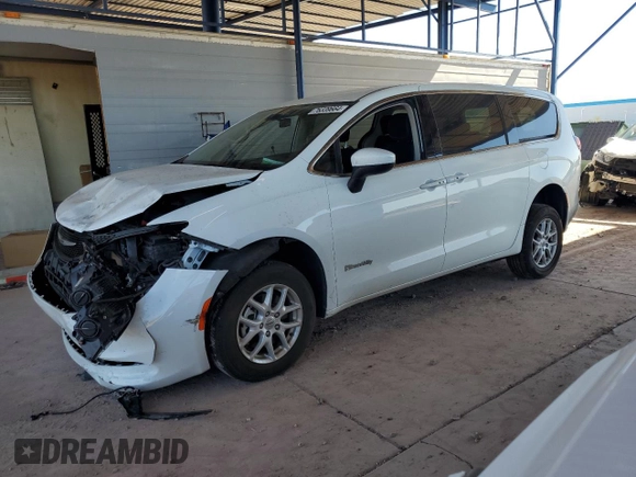 2022 Chrysler Voyager LX z VIN 2C4RC1CG6NR212220, wystawiony jako Copart lot #76339664 z przebiegiem 35 986 mil mil oraz Szkoda całkowita • Salvage title. Historia ofert i sprzedaży dostępna na DreamBid. Obrazek 1.