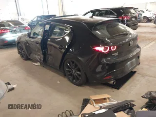 2021 Mazda 3 Premium Plus с VIN JM1BPBNY0M1348282, выставлен на аукционе IAAI как лот 42141569 с пробегом 29 848 миль миль и . История ставок и продаж доступна на DreamBid. Изображение 3.