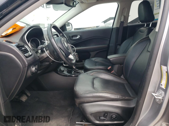 2018 Jeep Compass Limited z VIN 3C4NJDCB7JT437022, wystawiony jako Copart lot #64657164 z przebiegiem 75 256 mil mil oraz Szkoda całkowita • Salvage title. Historia ofert i sprzedaży dostępna na DreamBid. Obrazek 7.