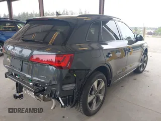 2025 Audi Q5 Premium with VIN WA1ABAFY9S2045618, listed as a IAAI auction lot 42279469 with 3,024 mi miles and . Bid and sale history available at DreamBid. Image 4.