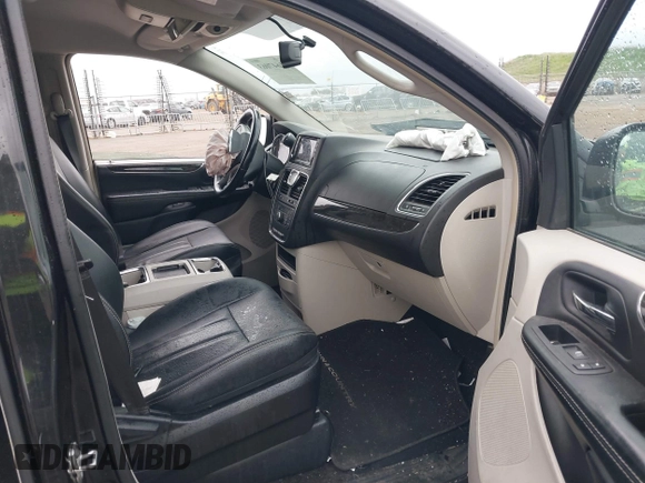 2016 Chrysler Town & Country Touring with VIN 2C4RC1BG8GR199944, listed as a IAAI auction lot 41647063 with 1 mi miles. Bid and sale history available at carsss.com. Image 5.
