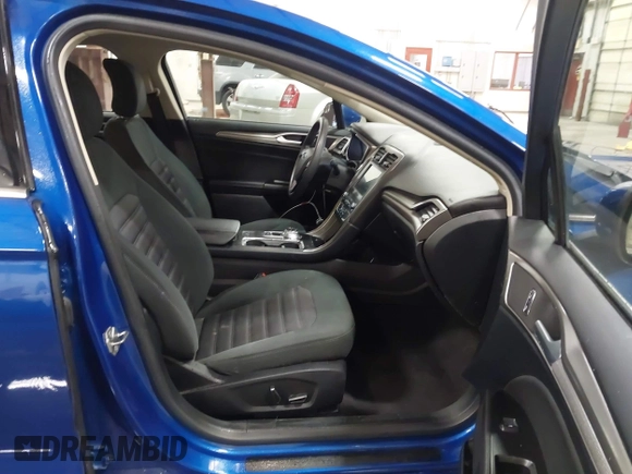 2017 Ford Fusion SE with VIN 3FA6P0H70HR119661, listed as a IAAI auction lot 41830862 with 63,499 mi miles. Bid and sale history available at carsss.com. Image 5.