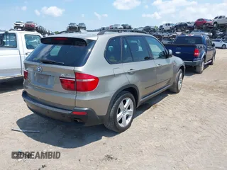 2007 BMW X5 3.0si z VIN 5UXFE43527L010725, wystawiony jako IAAI lot #42179894 z przebiegiem 174 074 mil mil oraz . Historia ofert i sprzedaży dostępna na DreamBid. Obrazek 4.
