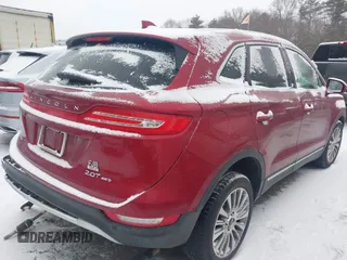 2017 Lincoln MKC Reserve z VIN 5LMCJ3D98HUL35184, wystawiony jako IAAI lot #41482306 z przebiegiem 86 794 mil mil oraz . Historia ofert i sprzedaży dostępna na DreamBid. Obrazek 4.