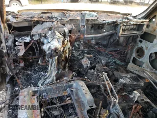 2003 Chevrolet Silverado 1500HD LS z VIN 1GCGK13UX3F142788, wystawiony jako Copart lot #74943634 z przebiegiem Nie podano mil oraz Szkoda całkowita • Salvage title. Historia ofert i sprzedaży dostępna na DreamBid. Obrazek 8.
