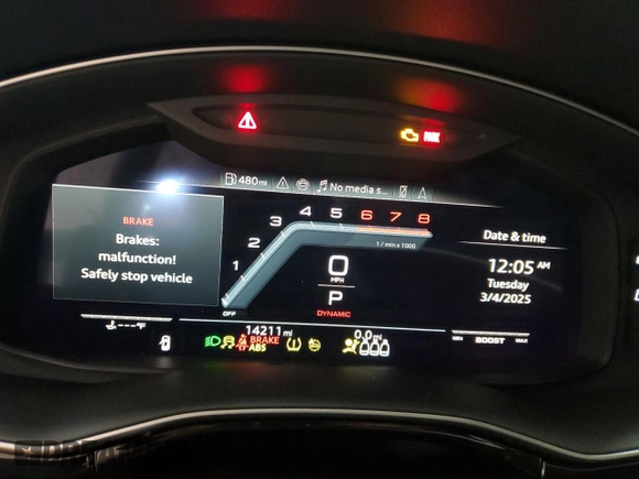 2024 Audi SQ8 Premium Plus z VIN WA1AWBF17RD008918, wystawiony jako Copart lot #48092245 z przebiegiem 14 211 mil mil oraz Szkoda całkowita • Salvage title. Historia ofert i sprzedaży dostępna na DreamBid. Obrazek 9.