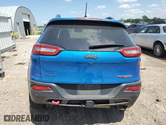 2018 Jeep Cherokee Trailhawk z VIN 1C4PJMBX0JD562021, wystawiony jako Copart lot #59136885 z przebiegiem 122 792 mil mil oraz Szkoda całkowita • Salvage title. Historia ofert i sprzedaży dostępna na DreamBid. Obrazek 6.