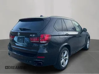2018 BMW X5 xDrive50i z VIN 5UXKR6C53J0U15144, wystawiony jako Copart lot #58630945 z przebiegiem 204 714 mil mil oraz Tytuł czysty. Historia ofert i sprzedaży dostępna na DreamBid. Obrazek 4.