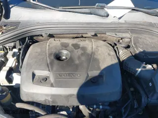 2016 Volvo XC60 T6 Drive-E with VIN YV449MDK0G2825672, listed as a IAAI auction lot 41351214 with 140,633 mi miles. Bid and sale history available at carsss.com. Image 10.