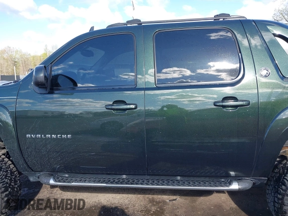 2013 Chevrolet Avalanche LT with VIN 3GNTKFE76DG195370, listed as a IAAI auction lot 42033278 with 159,167 mi miles and . Bid and sale history available at DreamBid. Image 15.