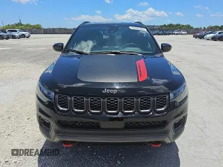 2024 Jeep Compass Trailhawk with VIN 3C4NJDDNXRT137253, listed as a Copart auction lot 56059935 with 31,615 mi miles and Clean title. Bid and sale history available at DreamBid. Image 5.