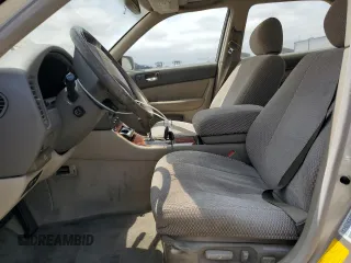 1998 Lexus LS 400 z VIN JT8BH28F1W0138417, wystawiony jako Copart lot #58729785 z przebiegiem 230 777 mil mil oraz Szkoda całkowita • Salvage title. Historia ofert i sprzedaży dostępna na DreamBid. Obrazek 7.