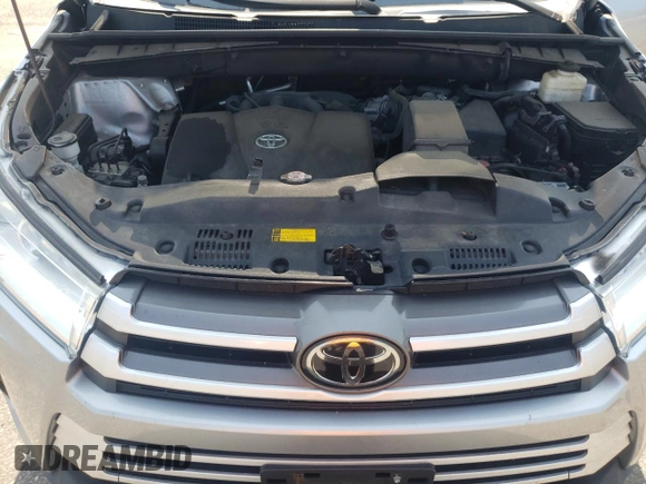 2018 Toyota Highlander LE с VIN 5TDBZRFH7JS830067, выставлен на аукционе Copart как лот 58835375 с пробегом 65 315 миль миль и Списание • Salvage title. История ставок и продаж доступна на DreamBid. Изображение 11.