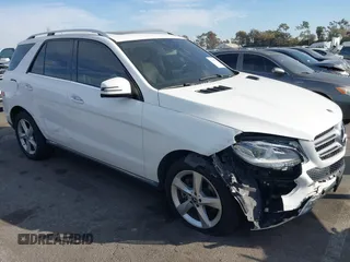 2018 Mercedes-Benz GLE 350 z VIN 4JGDA5JBXJB107506, wystawiony jako IAAI lot #41688362 z przebiegiem 94 104 mil mil oraz . Historia ofert i sprzedaży dostępna na DreamBid. Obrazek 13.
