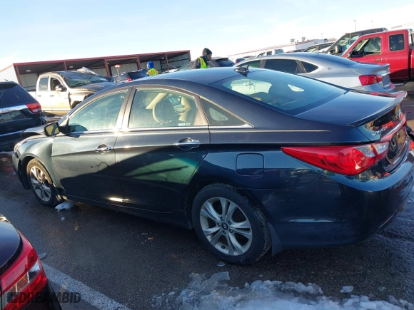 2013 Hyundai Sonata SE with VIN 5NPEC4AC4DH543471, listed as a IAAI auction lot 41267966 with 143,471 mi miles. Bid and sale history available at carsss.com. Image 14.