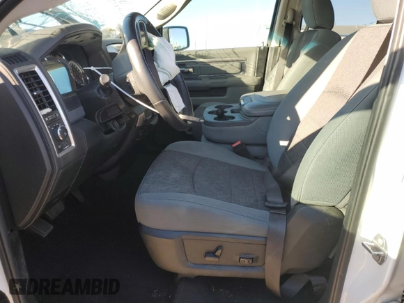 2018 Ram 1500 SLT z VIN 1C6RR6GT1JS101030, wystawiony jako Copart lot #79405024 z przebiegiem 107 436 mil mil oraz Szkody całkowita. Historia ofert i sprzedaży dostępna na DreamBid. Obrazek 7.