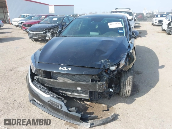 2024 Kia Forte LXS with VIN 3KPF24AD2RE813678, listed as a IAAI auction lot 41533170 with 8,576 mi miles. Bid and sale history available at carsss.com. Image 6.