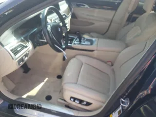 2020 BMW 7 Series 750i xDrive with VIN WBA7U2C04LCD70929, listed as a Copart auction lot 69319703 with 21,729 mi miles. Bid and sale history available at carsss.com. Image 7.