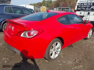 2010 Hyundai Genesis Coupe Grand Touring with VIN KMHHU6KH8AU014991, listed as a IAAI auction lot 40725251 with 116,051 mi miles. Bid and sale history available at carsss.com. Image 4.