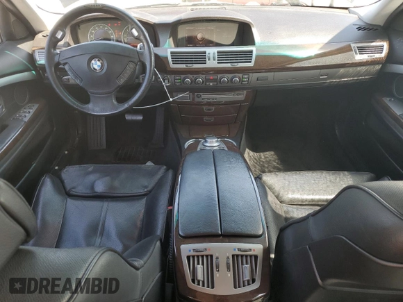 2007 BMW 7 Series 750i z VIN WBAHL83547DT09809, wystawiony jako Copart lot #54817145 z przebiegiem 209 806 mil mil oraz Szkoda całkowita • Salvage title. Historia ofert i sprzedaży dostępna na DreamBid. Obrazek 8.