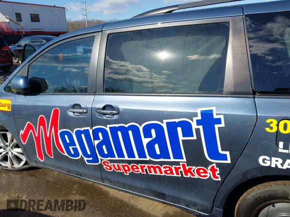 2017 Toyota Sienna XLE Auto Access Seat with VIN 5TDYZ3DCXHS792973, listed as a IAAI auction lot 41586449 with 113,125 mi miles and . Bid and sale history available at DreamBid. Image 15.