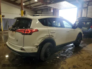 2018 Toyota RAV4 SE with VIN JTMJFREV8JD242461, listed as a Copart auction lot 43917985 with 40,821 mi miles and Salvage Title. Bid and sale history available at carsss.com. Image 3.