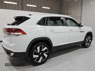 2024 Volkswagen Atlas SE z VIN 1V2WE2CAXRC219246, wystawiony jako Copart lot #55703915 z przebiegiem 39 735 mil mil oraz Czysty tytuł • Clean title. Historia ofert i sprzedaży dostępna na DreamBid. Obrazek 3.