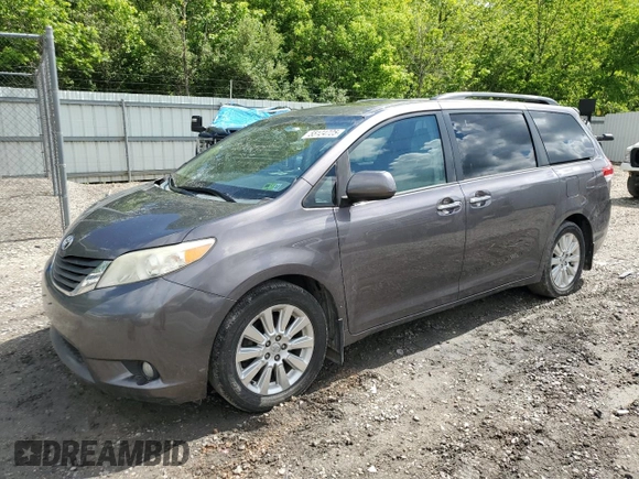 2011 Toyota Sienna XLE z VIN 5TDDK3DCXBS014134, wystawiony jako Copart lot #55124725 z przebiegiem 193 629 mil mil oraz Szkoda całkowita • Salvage title. Historia ofert i sprzedaży dostępna na DreamBid. Obrazek 1.