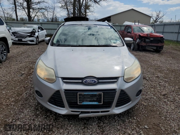2014 Ford Focus SE z VIN 1FADP3K23EL379262, wystawiony jako Copart lot #54202305 z przebiegiem 144 237 mil mil oraz Szkoda całkowita • Salvage title. Historia ofert i sprzedaży dostępna na DreamBid. Obrazek 5.