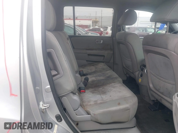 2015 Honda Pilot LX with VIN 5FNYF3H21FB010426, listed as a IAAI auction lot 41901870 with 184,113 mi miles and . Bid and sale history available at carsss.com. Image 8.