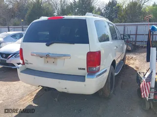 2008 Chrysler Aspen Limited with VIN 1A8HX582X8F150801, listed as a IAAI auction lot 41995303 with 272,950 mi miles. Bid and sale history available at carsss.com. Image 4.