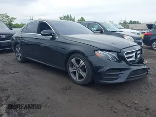 2019 Mercedes-Benz E 300 z VIN WDDZF4KB6KA625307, wystawiony jako IAAI lot #42321921 z przebiegiem 34 571 mil mil oraz . Historia ofert i sprzedaży dostępna na DreamBid. Obrazek 1.