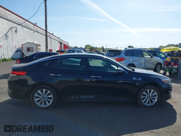 2016 Kia Optima LX with VIN 5XXGT4L31GG003274, listed as a IAAI auction lot 42033788 with 1 mi miles. Bid and sale history available at carsss.com. Image 12.