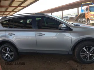 2018 Toyota RAV4 XLE with VIN 2T3WFREV5JW426314, listed as a IAAI auction lot 42075341 with 69,862 mi miles. Bid and sale history available at carsss.com. Image 13.
