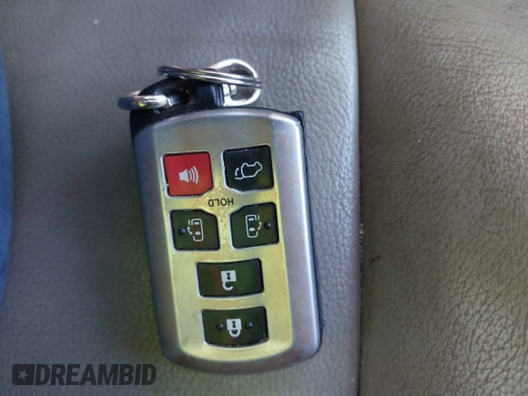 2015 Toyota Sienna XLE с VIN 5TDYK3DC1FS577192, выставлен на аукционе IAAI как лот 41823635 с пробегом 84 858 миль миль и . История ставок и продаж доступна на DreamBid. Изображение 11.
