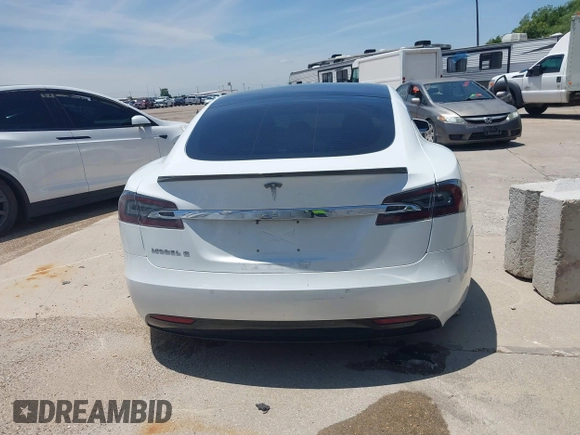 2018 Tesla Model S 75D z VIN 5YJSA1E25JF245269, wystawiony jako IAAI lot #42335263 z przebiegiem 56 086 mil mil oraz . Historia ofert i sprzedaży dostępna na DreamBid. Obrazek 16.