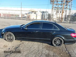 2013 Mercedes-Benz E 550 Sport z VIN WDDHF9BBXDA716236, wystawiony jako IAAI lot #41411124 z przebiegiem 159 401 mil mil oraz . Historia ofert i sprzedaży dostępna na DreamBid. Obrazek 15.