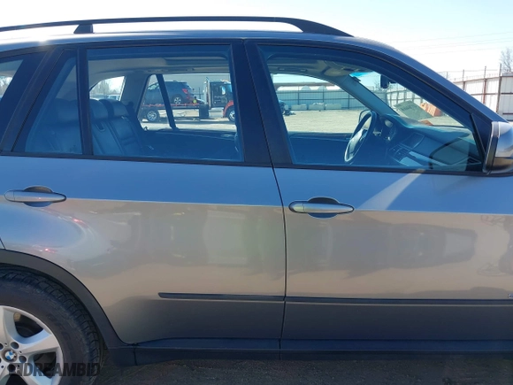 2007 BMW X5 3.0si with VIN 5UXFE43557L011481, listed as a IAAI auction lot 41764468 with 116,770 mi miles. Bid and sale history available at carsss.com. Image 14.