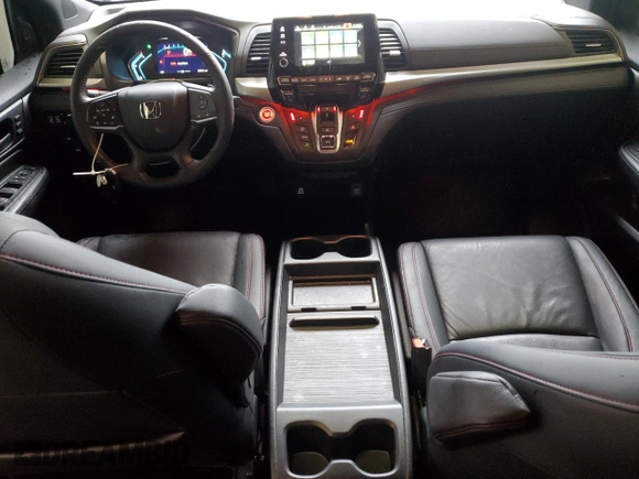 2024 Honda Odyssey Sport with VIN 5FNRL6H72RB059777, listed as a Copart auction lot 45190895 with 7,551 mi miles and Salvage Title. Bid and sale history available at DreamBid. Image 8.