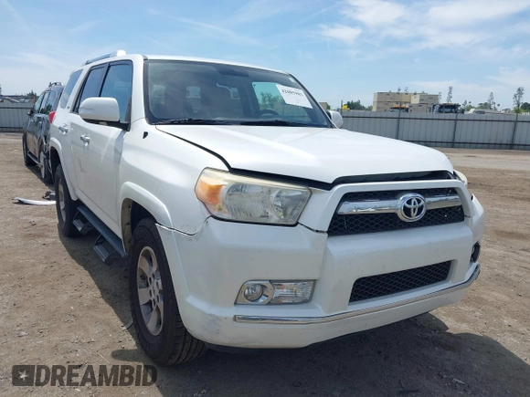 2010 Toyota 4Runner SR5 z VIN JTEZU5JR4A5003392, wystawiony jako IAAI lot #42085983 z przebiegiem 236 299 mil mil oraz . Historia ofert i sprzedaży dostępna na DreamBid. Obrazek 1.