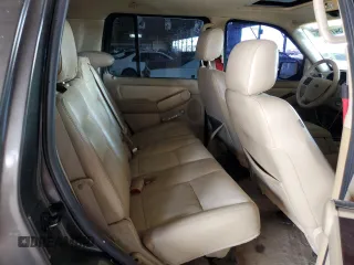 2006 Ford Explorer Limited z VIN 1FMEU65826UA32361, wystawiony jako Copart lot #63476335 z przebiegiem 210 248 mil mil oraz Czysty tytuł • Clean title. Historia ofert i sprzedaży dostępna na DreamBid. Obrazek 10.
