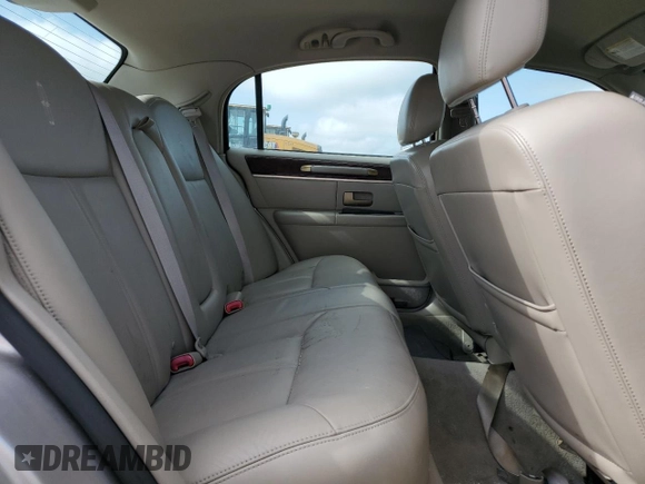 2009 Lincoln Town Car Signature Limited z VIN 2LNHM82V99X635551, wystawiony jako Copart lot #54103565 z przebiegiem 138 836 mil mil oraz Czysty tytuł • Clean title. Historia ofert i sprzedaży dostępna na DreamBid. Obrazek 10.